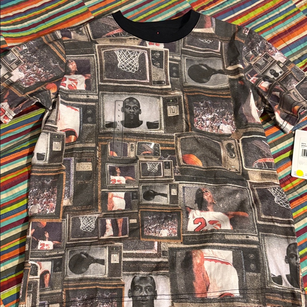 Jordan Graphic Kids T-Shirt size large 12–13 years old new with tags - Picture 2 of 11